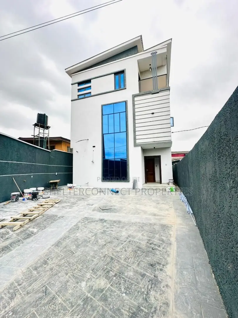 4bdrm Duplex in Gbagada for sale in Gbagada