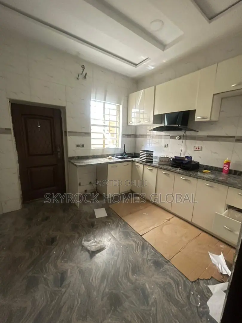 2bdrm Apartment in Chevron for rent in Chevron