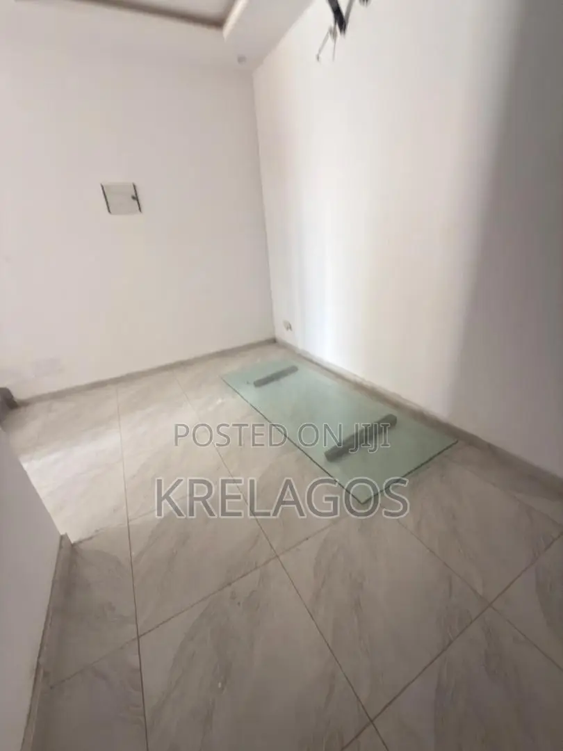 4bdrm Duplex in Ologolo for sale in Ologolo