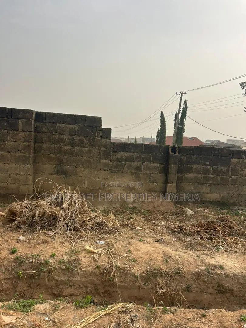 Prime 700sqm Sharp Corner Plot for Sale in Oluyole Estate