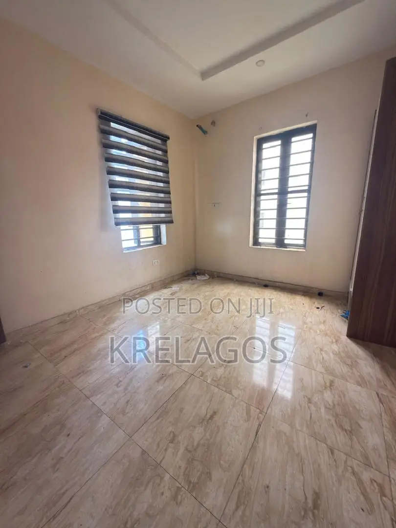 4bdrm Duplex in Chevron Toll Gate for rent in Chevron