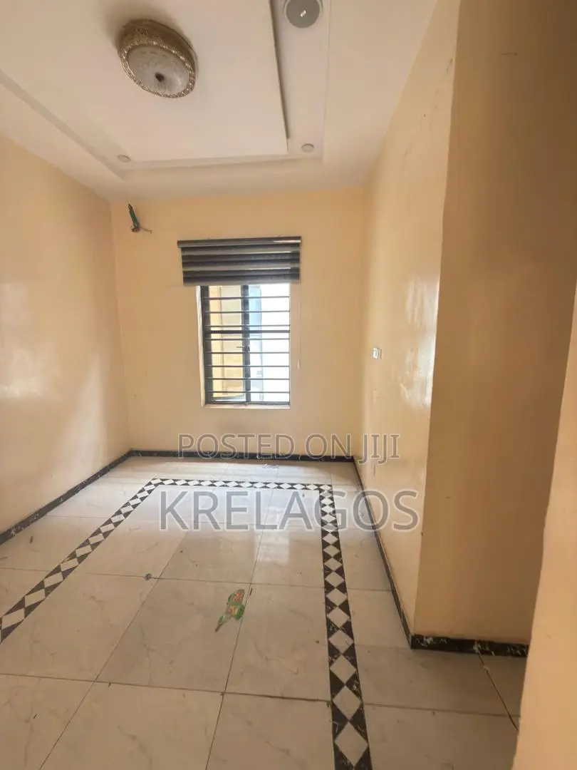 4bdrm Duplex in Chevron Toll Gate for rent in Chevron