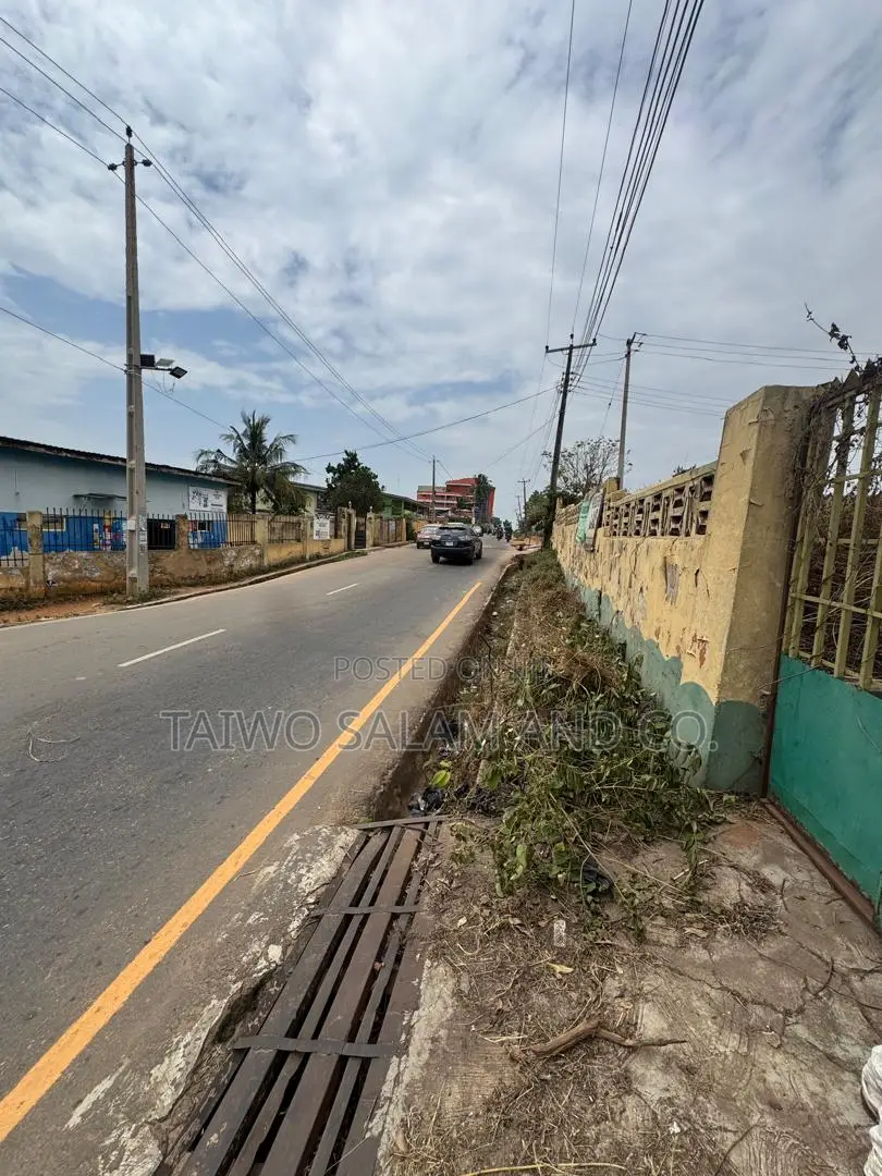 1,300 SQM Commercial Land in Samonda