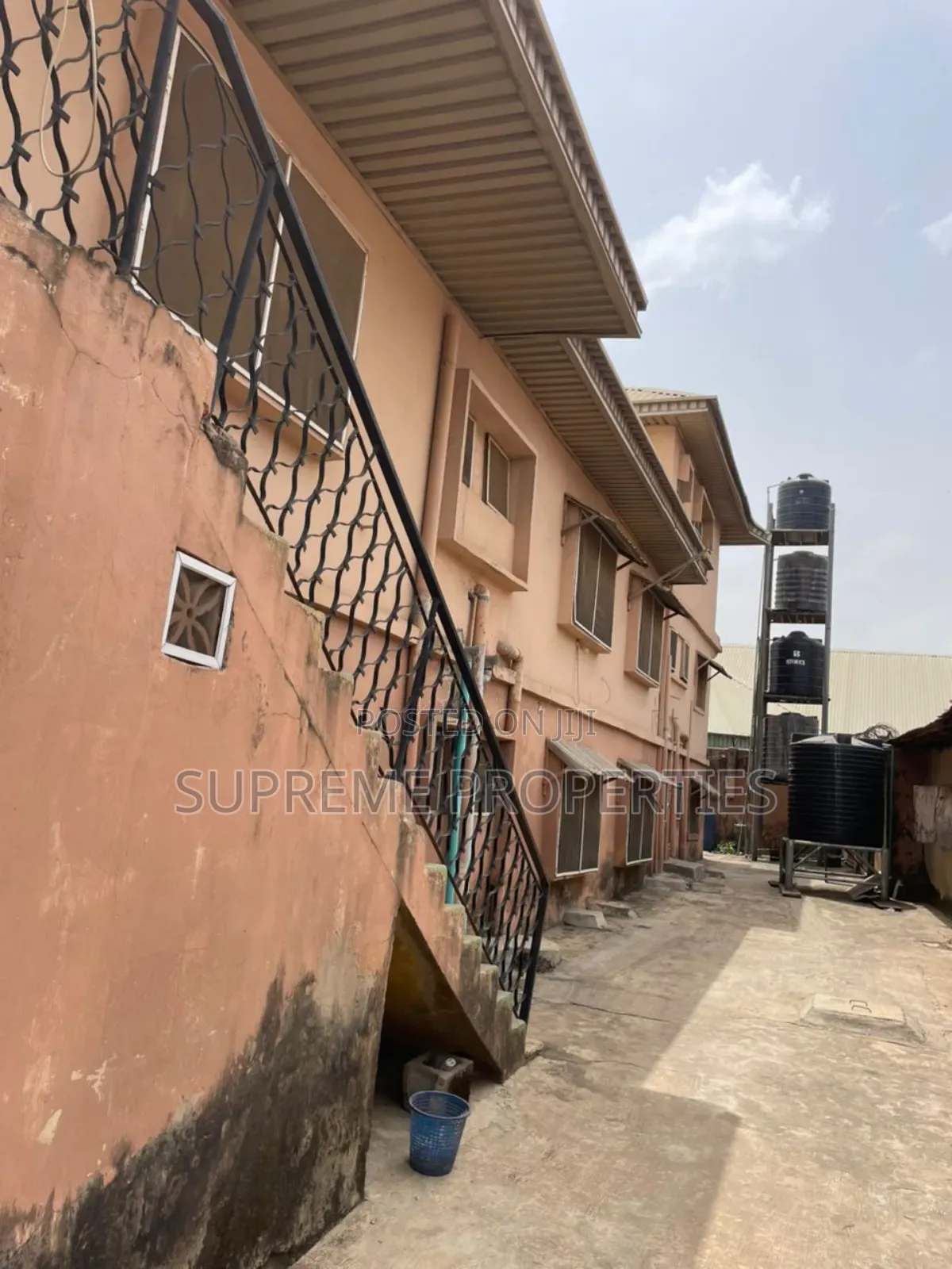 1bdrm Block of Flats in Agbowo University Of for sale in Ibadan