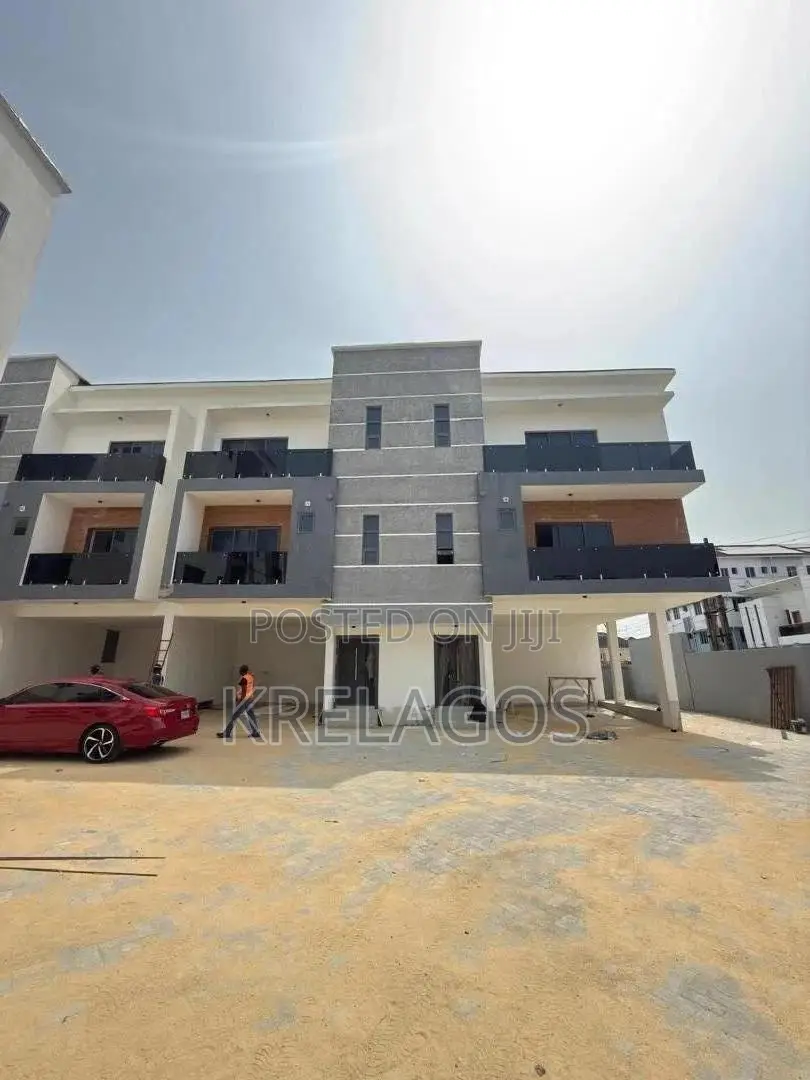 4bdrm Duplex in Ologolo for sale in Ologolo