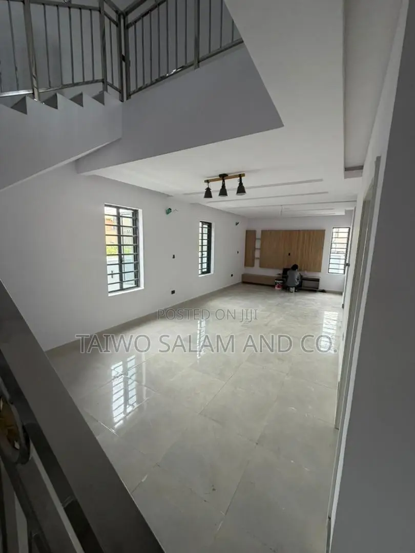 4bdrm Duplex in Carlton Gate Estate, Akobo for sale in Akobo