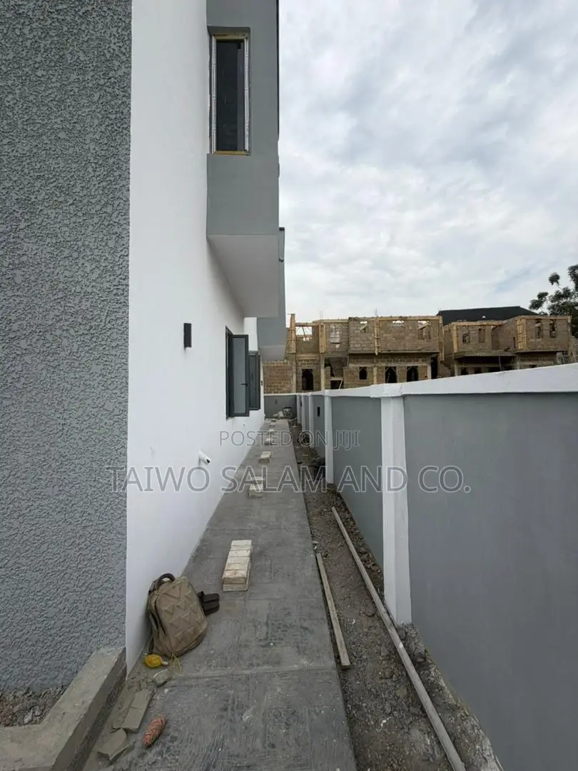 4bdrm Duplex in Carlton Gate Estate, Akobo for sale in Akobo
