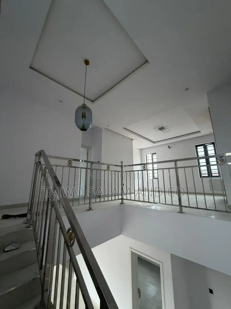 4bdrm Duplex in Carlton Gate Estate, Akobo for sale in Akobo