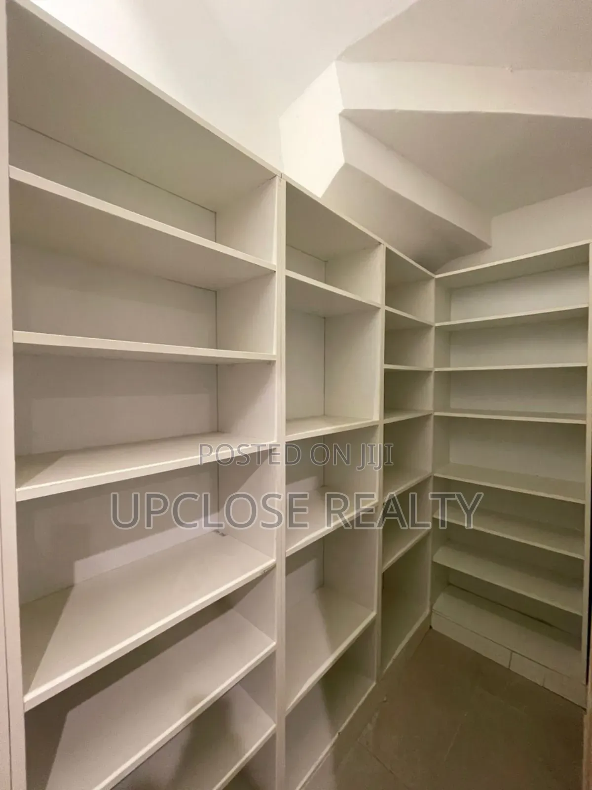 4bdrm Townhouse/Terrace in Life Camp for sale in Life Camp