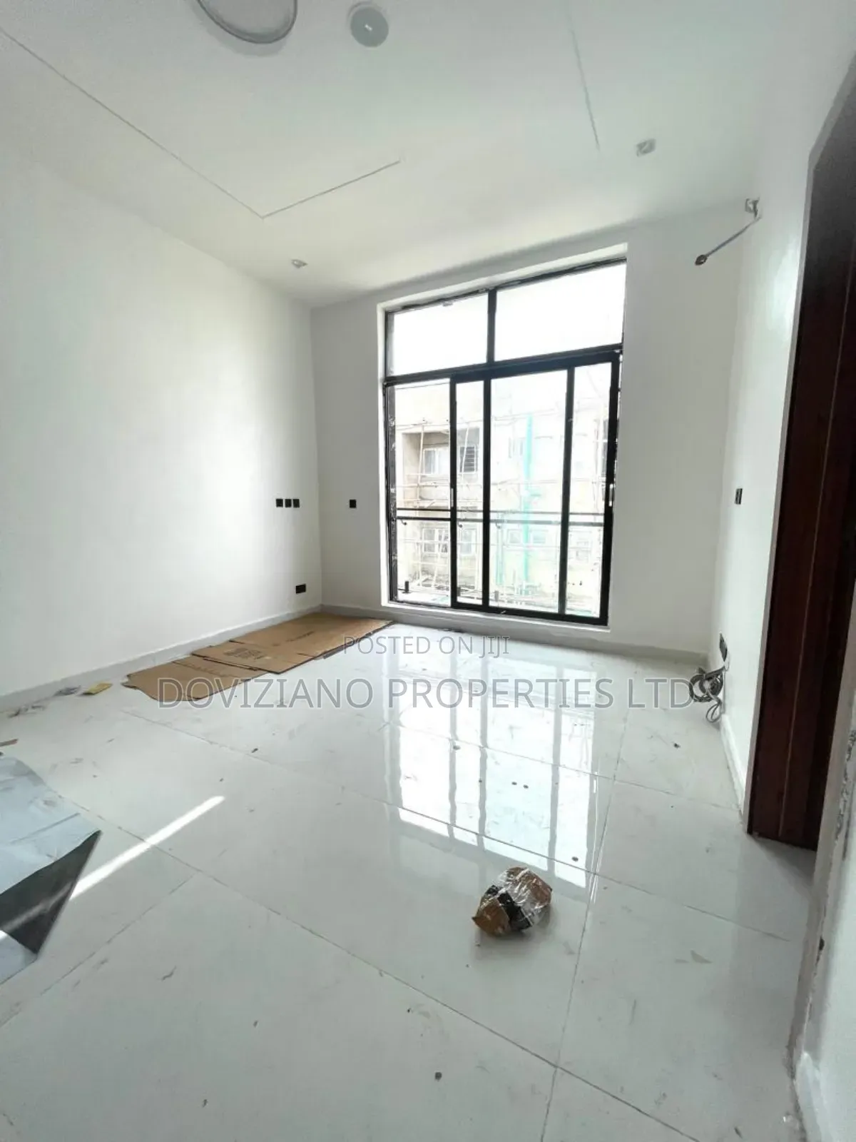 4bdrm Duplex in Ikota for sale in Ikota