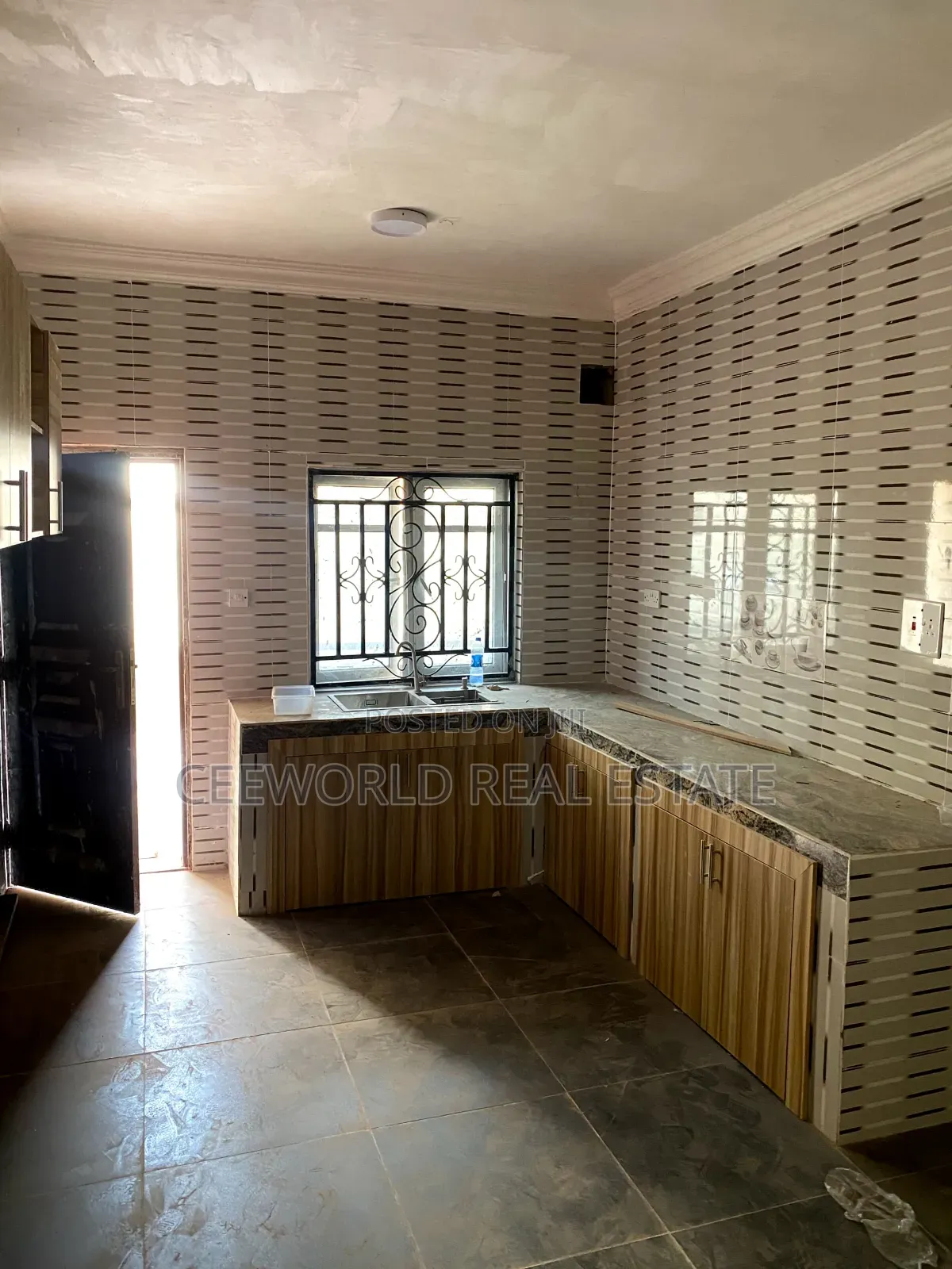 3bdrm Duplex in Majerita Ring Road for rent in Rind Road