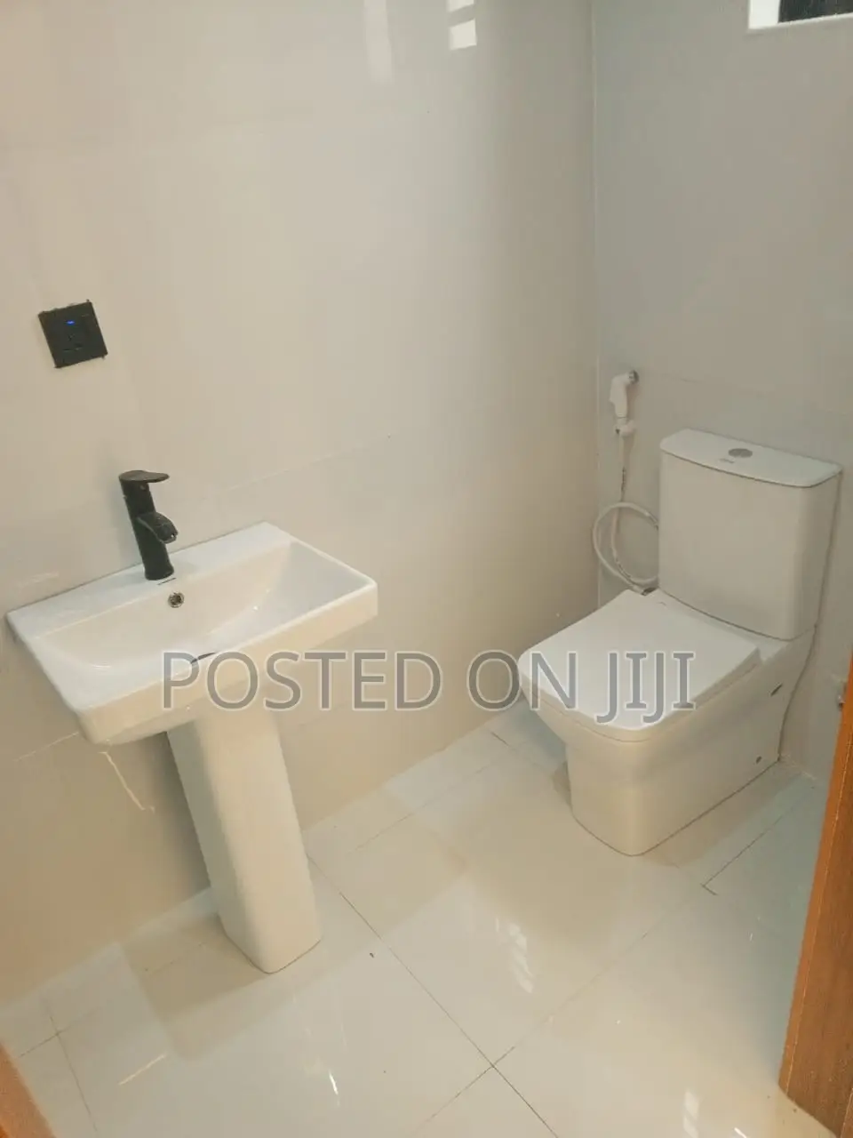 5bdrm House in Or He Before The, Lekki Phase 2 for sale in Lekki Phase 2