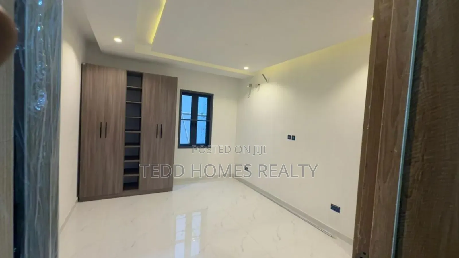 2bdrm Apartment in Ilasan, Ikate for sale in Ikate