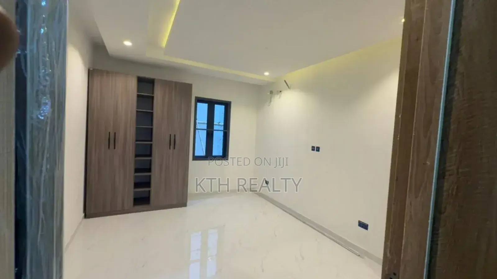 2bdrm Apartment in Ilasan, Ikate for sale in Ikate
