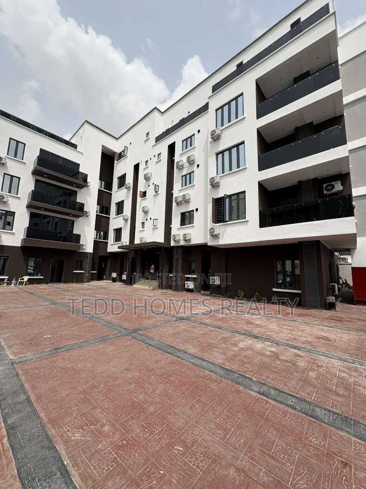 3bdrm Apartment in Lekki for sale in Lekki Phase 1
