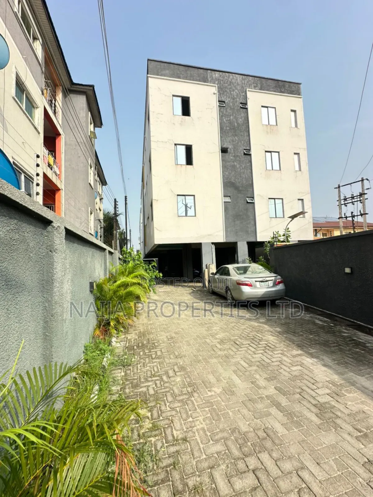 2bdrm Apartment in Lekki Phase 1 Right for rent in Lekki Phase 1