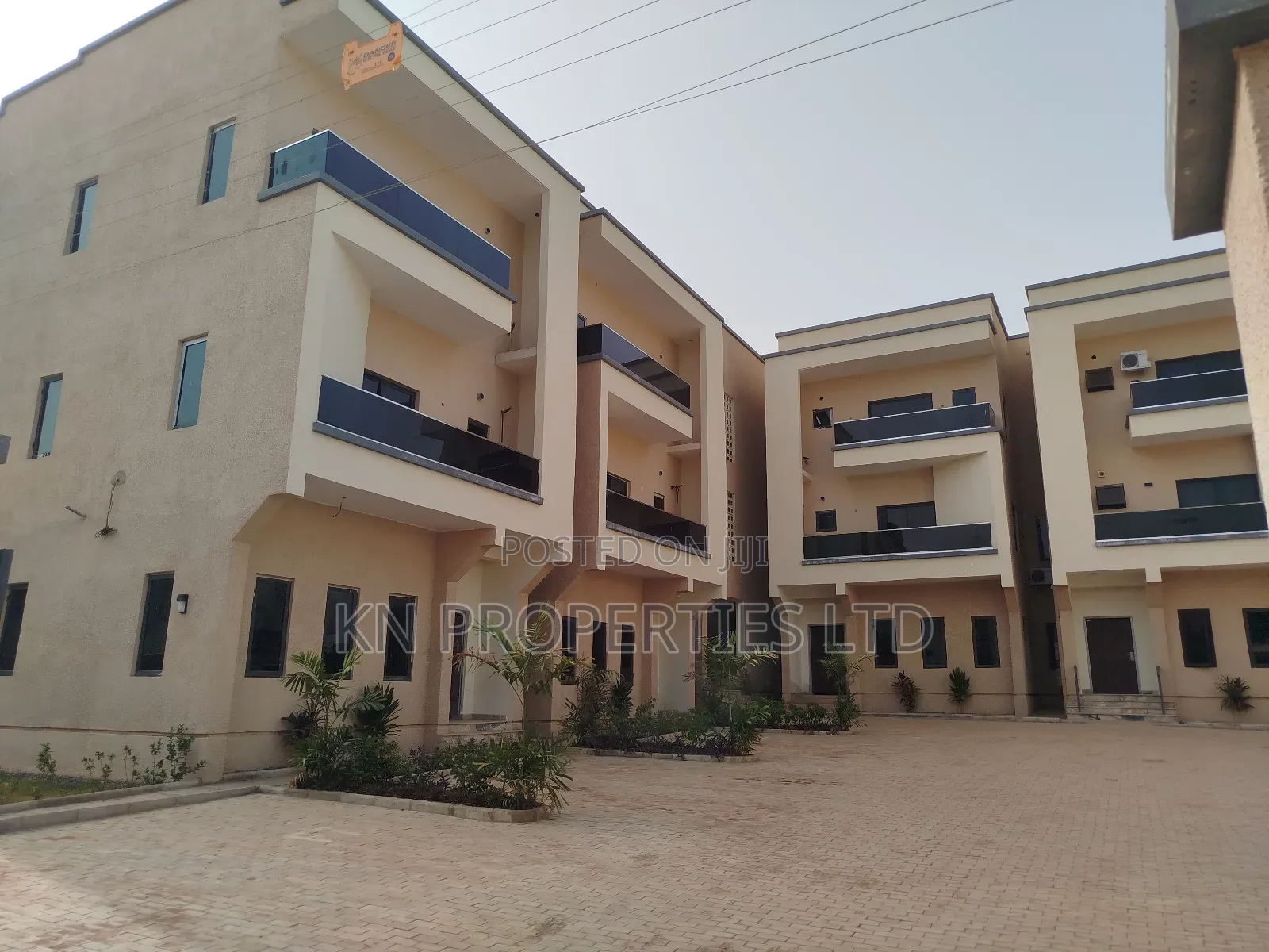 4bdrm Duplex in Durumi for sale in Durumi