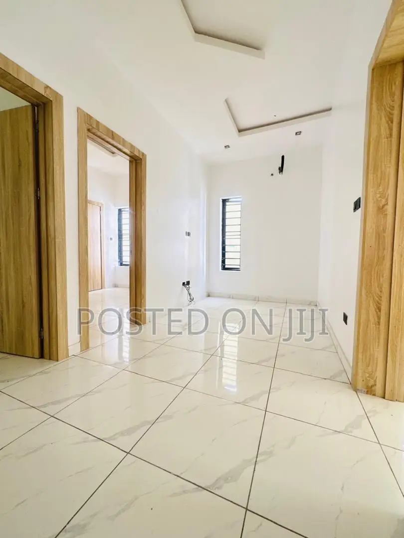 4bdrm Duplex in Dpkay Estate, Lekki Phase 2 for sale in Lekki Phase 2