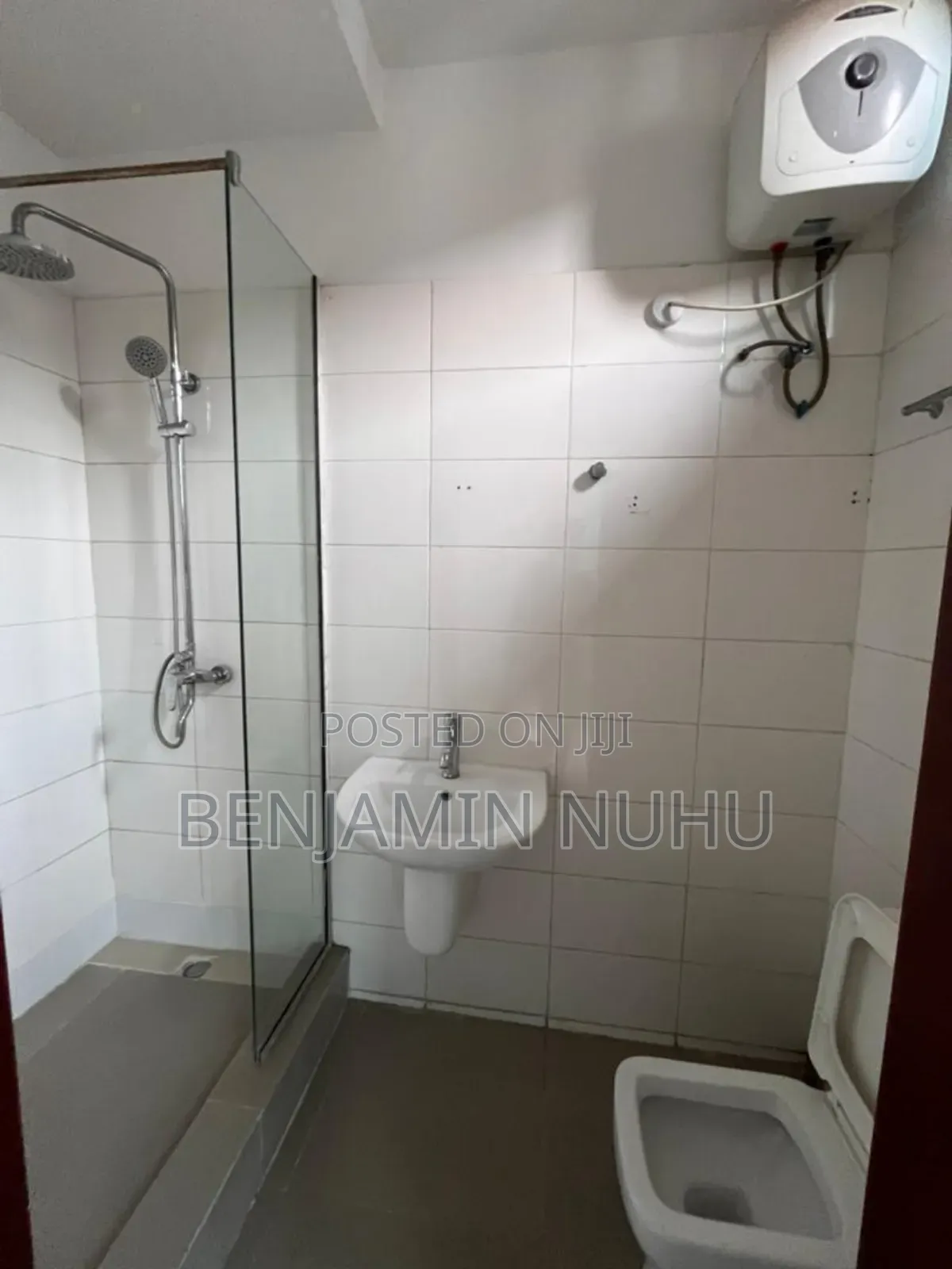 3bdrm Block of Flats in Lekki Right for sale in Lekki Phase 1