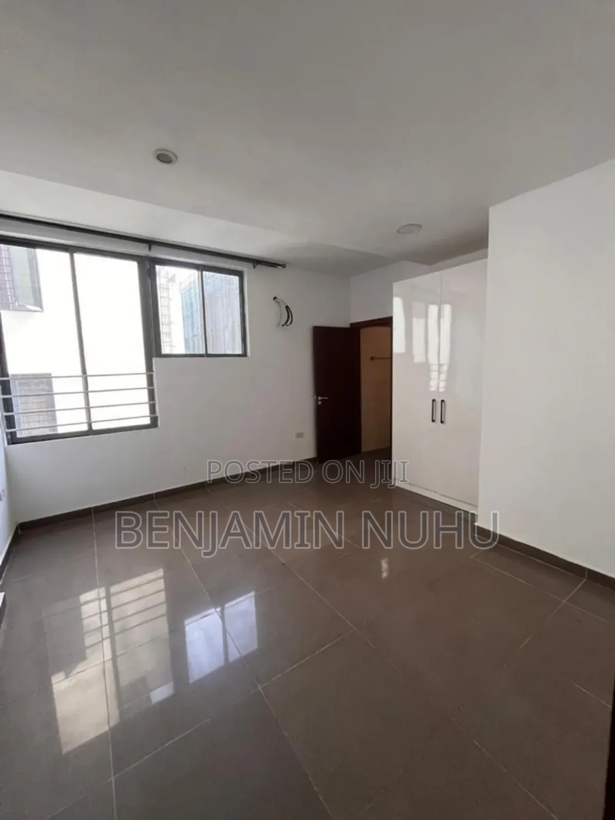 3bdrm Block of Flats in Lekki Right for sale in Lekki Phase 1
