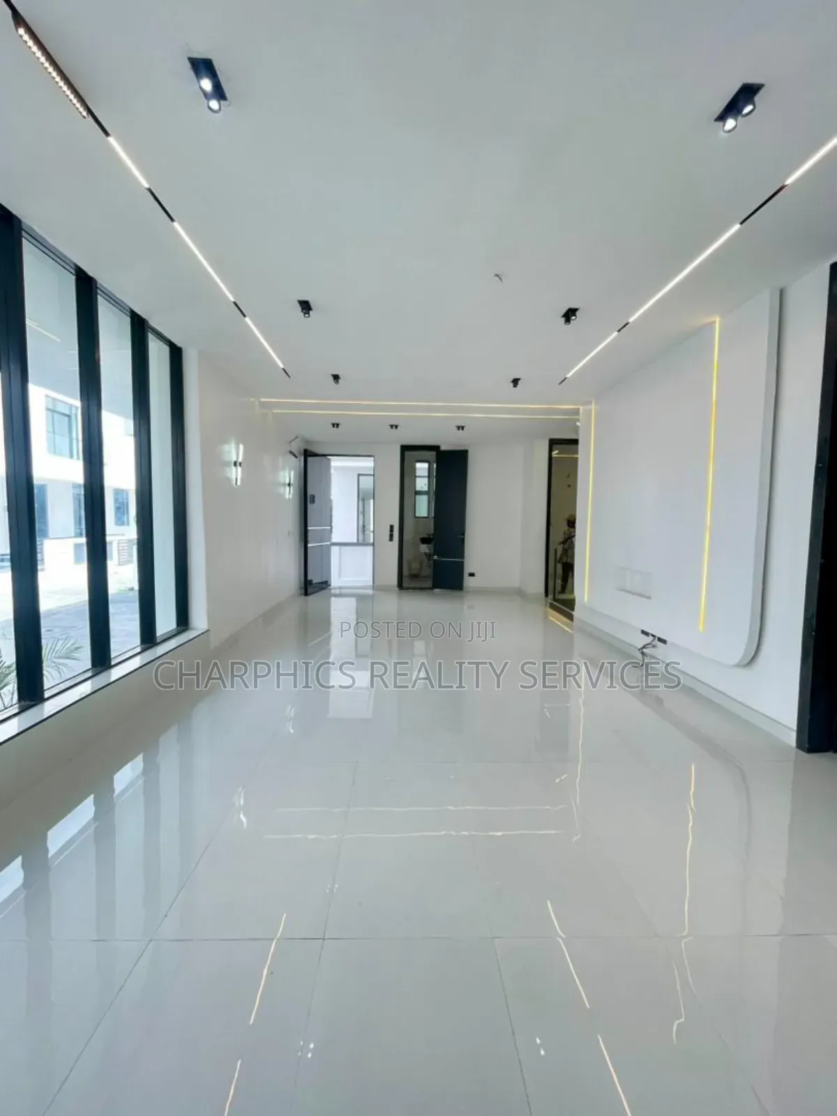 5bdrm Duplex in Chevron for sale in Chevron