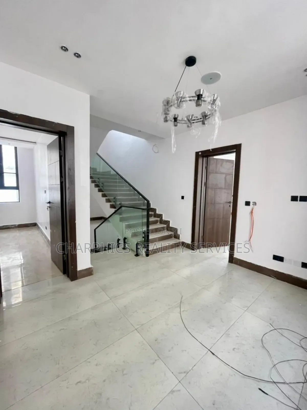 5bdrm Duplex in Lekki Phase 1 for sale in Lekki Phase 1