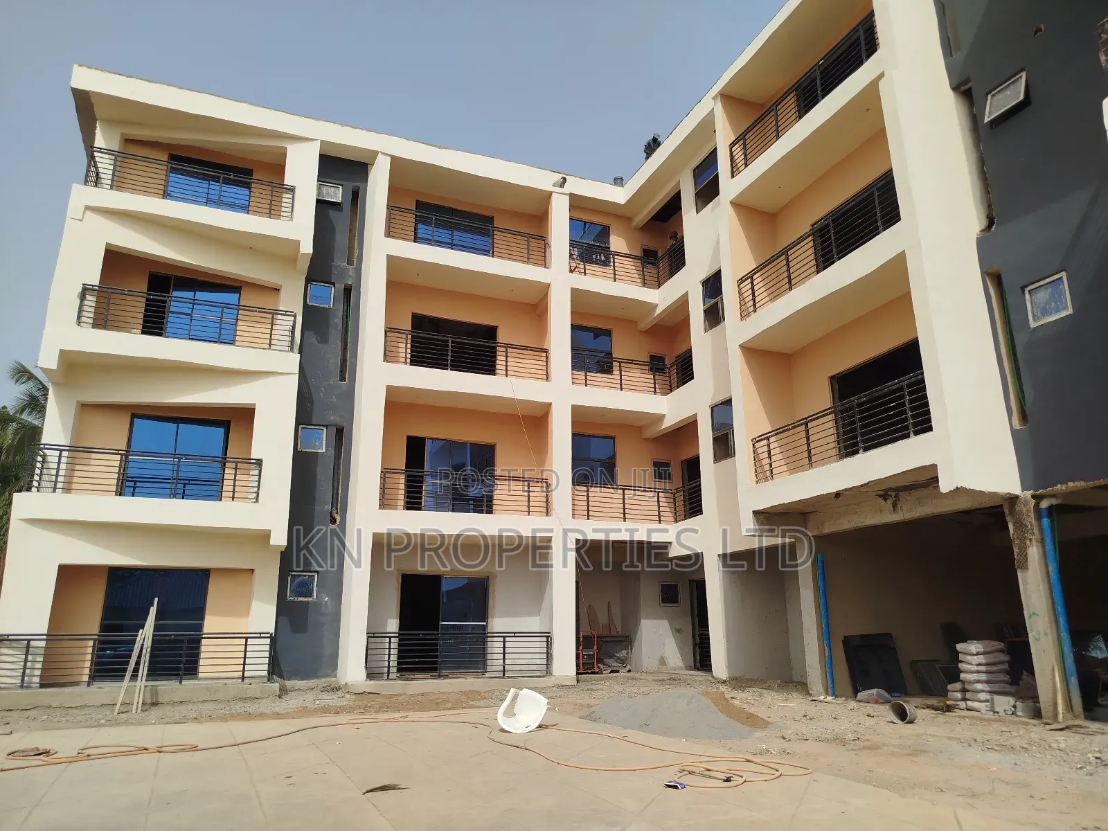 3bdrm Block of Flats in Durumi for sale in Durumi