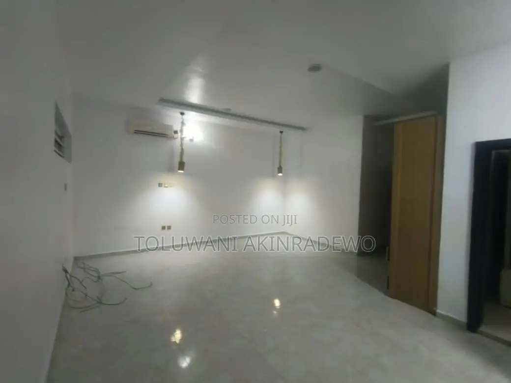 4bdrm Duplex in Osapa for rent in Osapa london