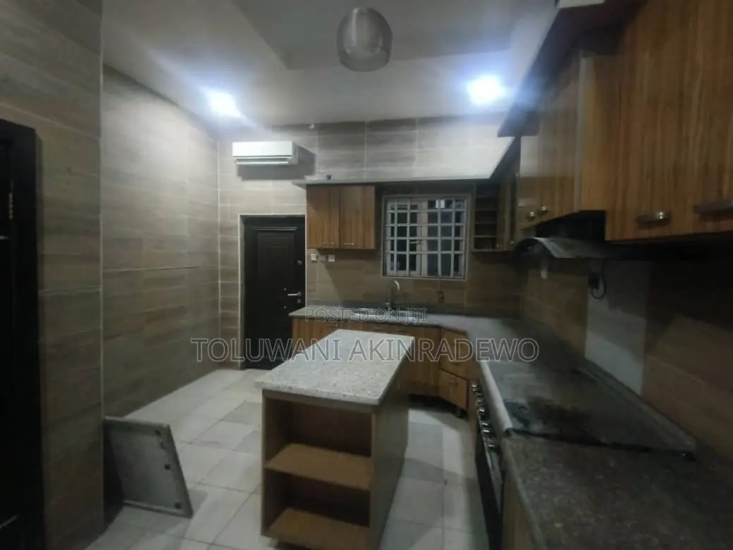 4bdrm Duplex in Osapa for rent in Osapa london