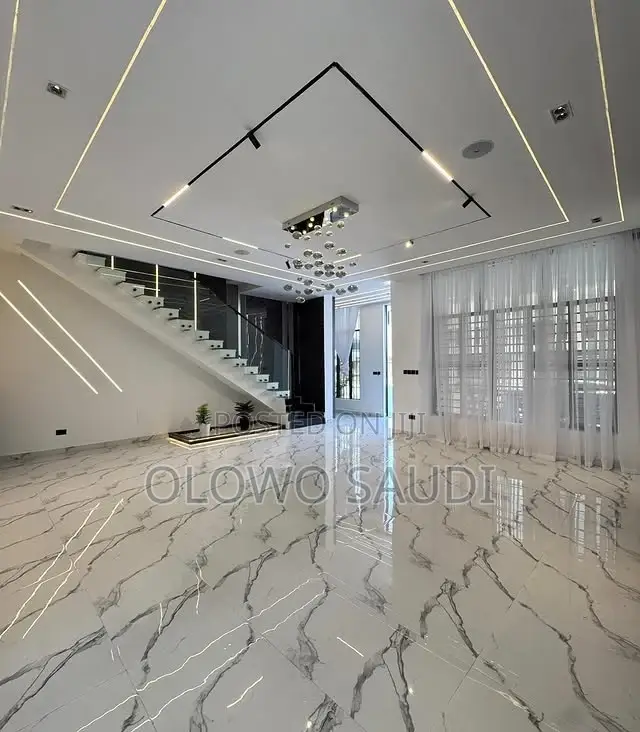 5bdrm Duplex in Chevron for sale in Chevron