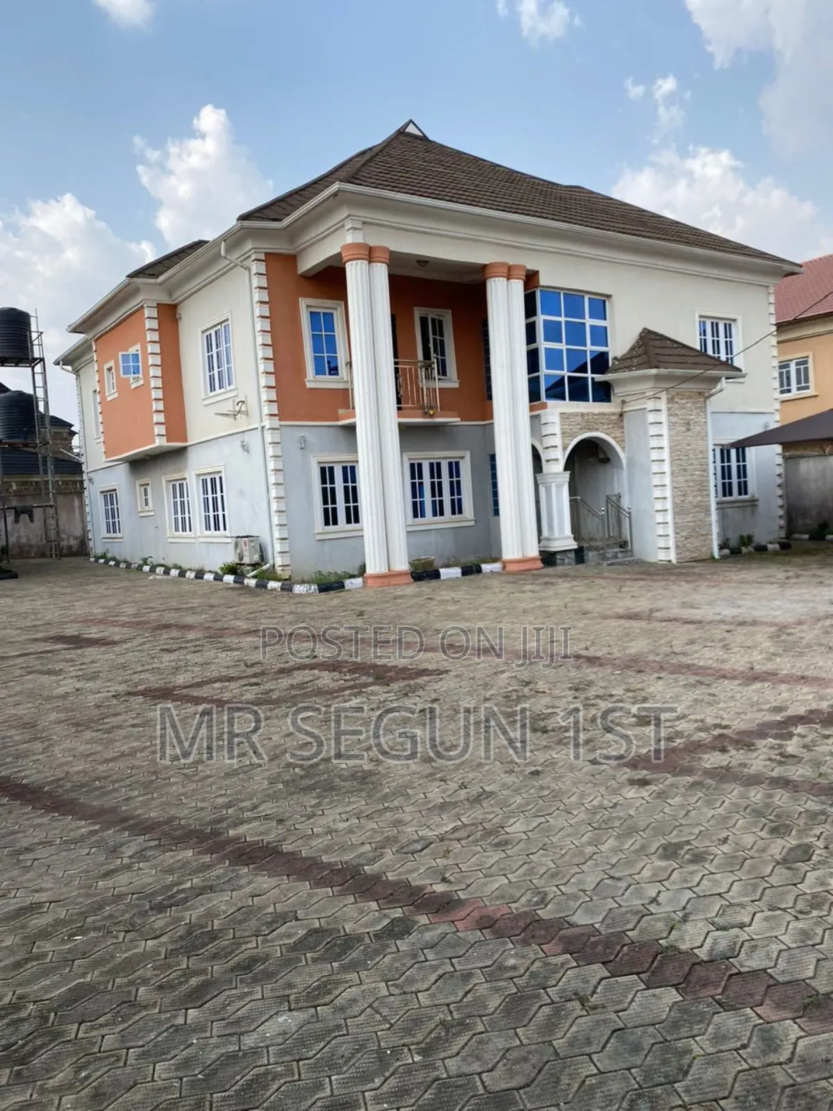 5bdrm Duplex in Progressive Estate for sale in Oluyole Estate