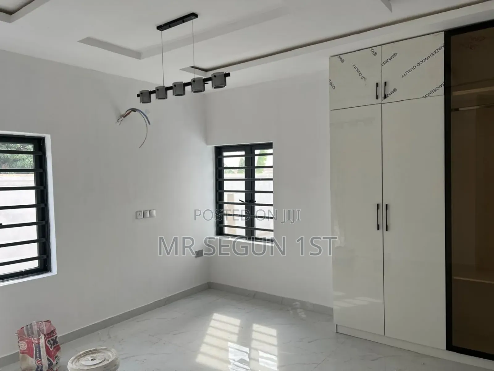12bdrm Duplex in Oluyole Estate for sale in Oluyole Estate