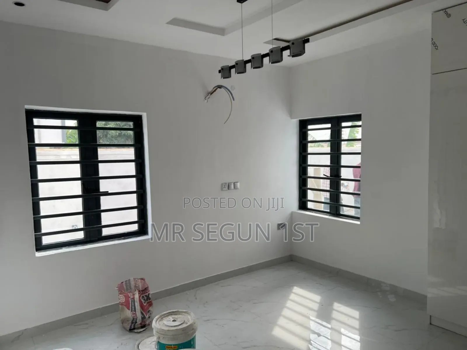 12bdrm Duplex in Oluyole Estate for sale in Oluyole Estate