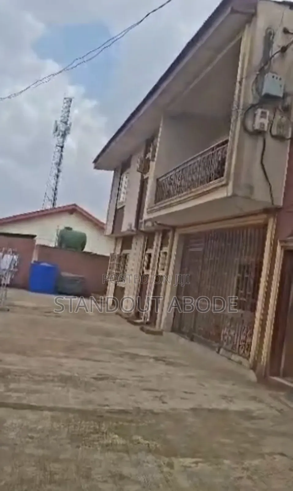 3bdrm Block of Flats in In An Estate, Alakuko for sale in Alakuko