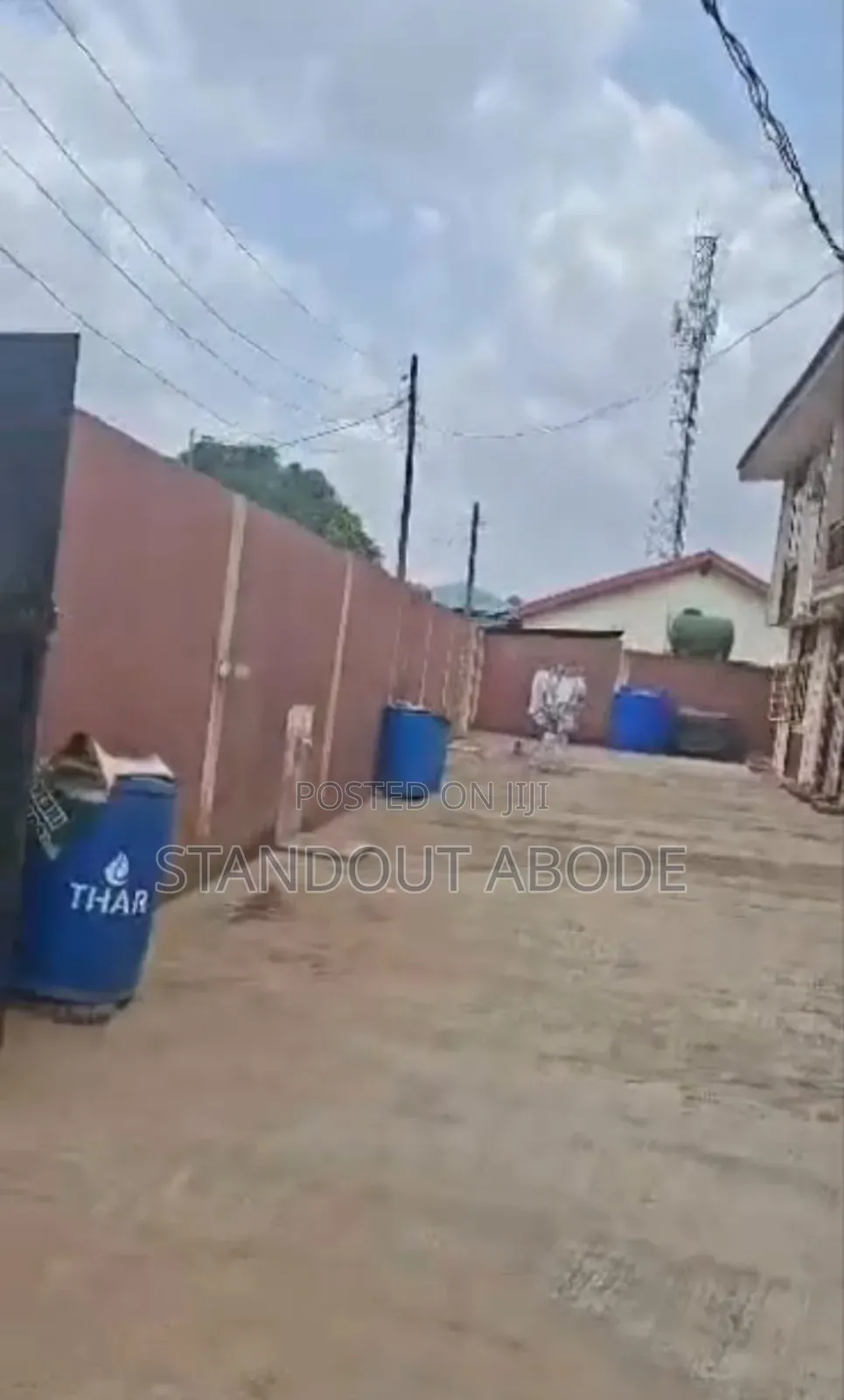 3bdrm Block of Flats in In An Estate, Alakuko for sale in Alakuko