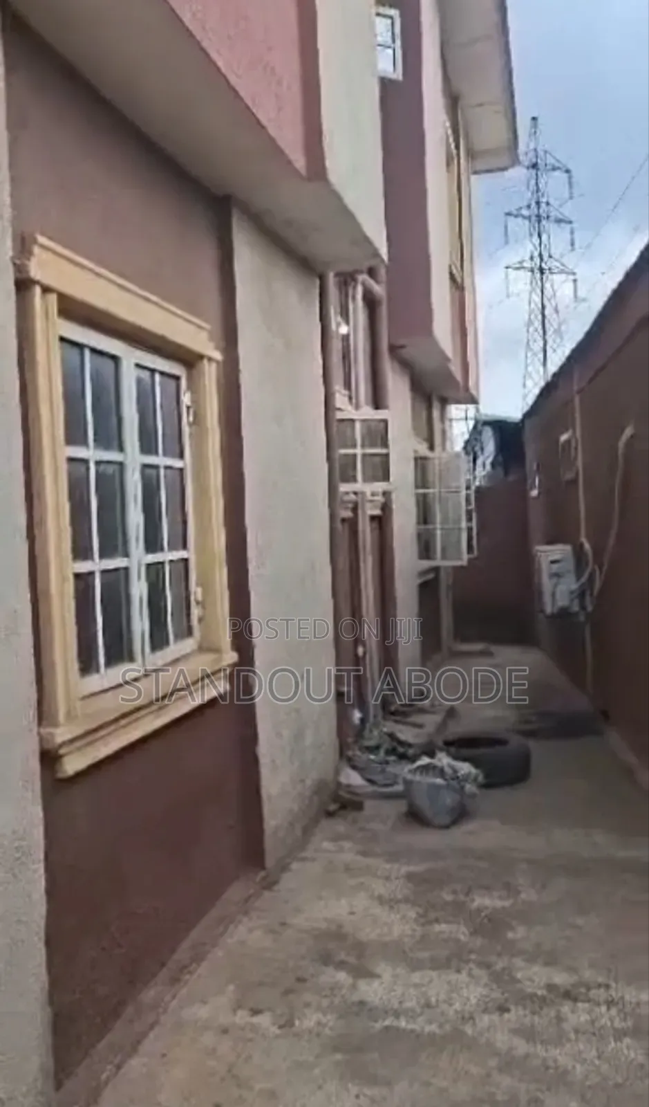 3bdrm Block of Flats in In An Estate, Alakuko for sale in Alakuko