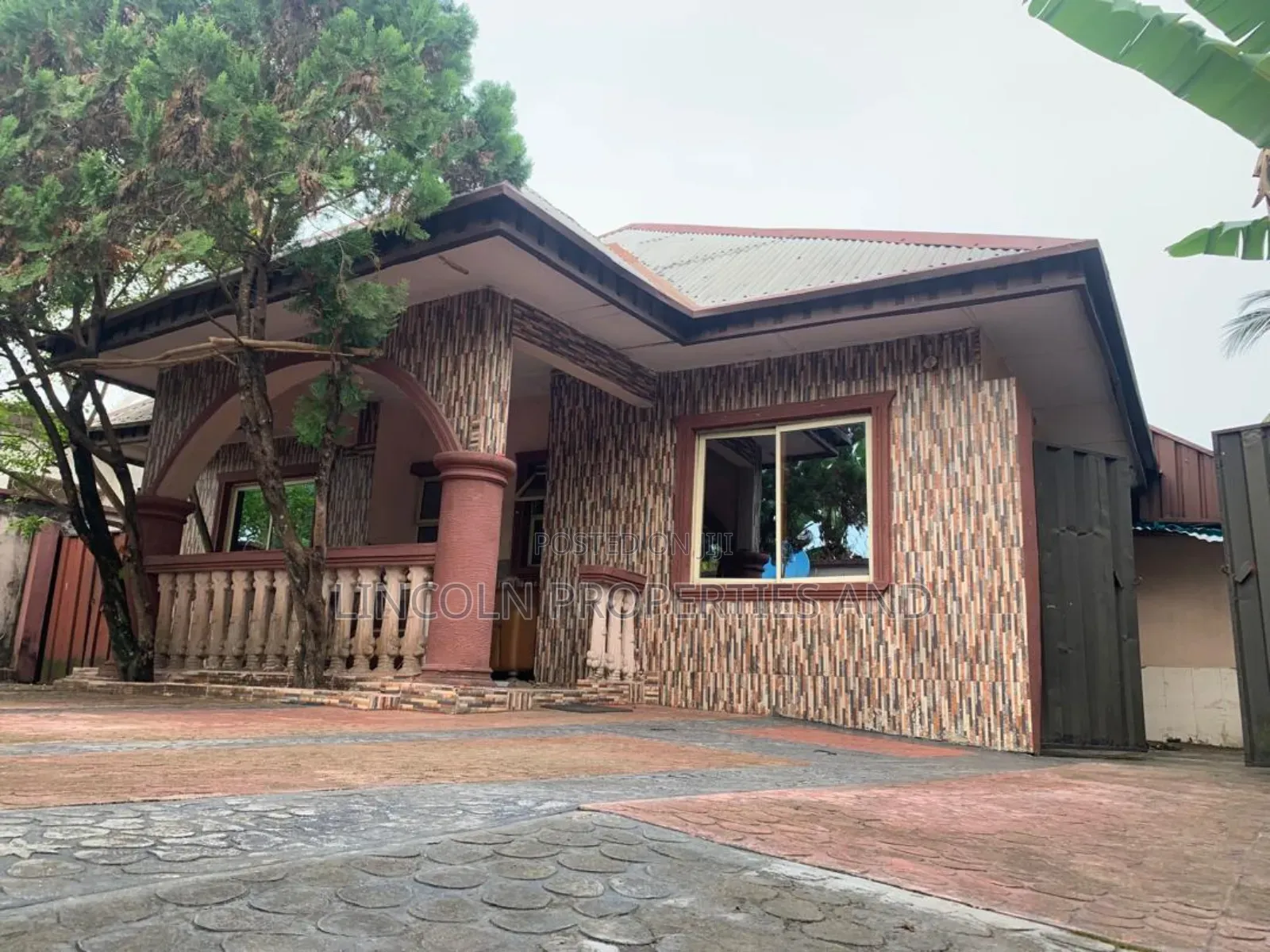 5bdrm Bungalow in Oron Road, Heart Of for sale in Uyo