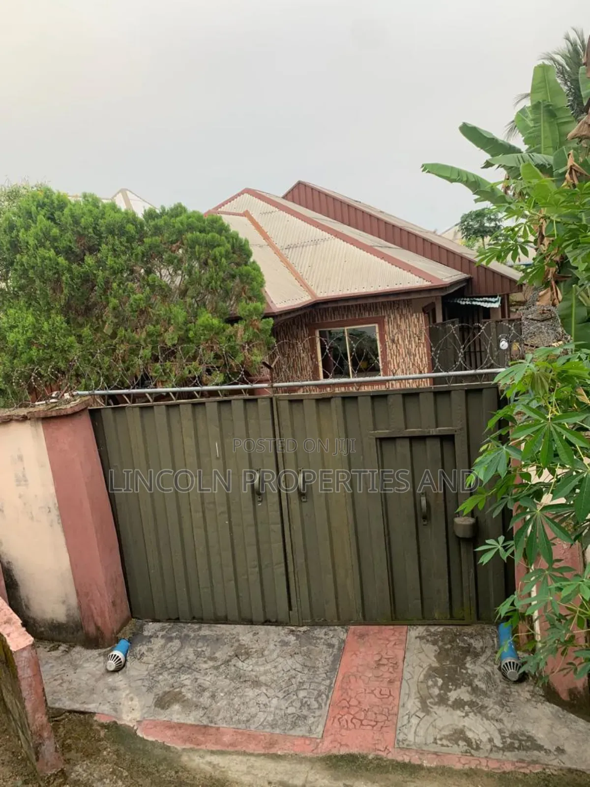 5bdrm Bungalow in Oron Road, Heart Of for sale in Uyo