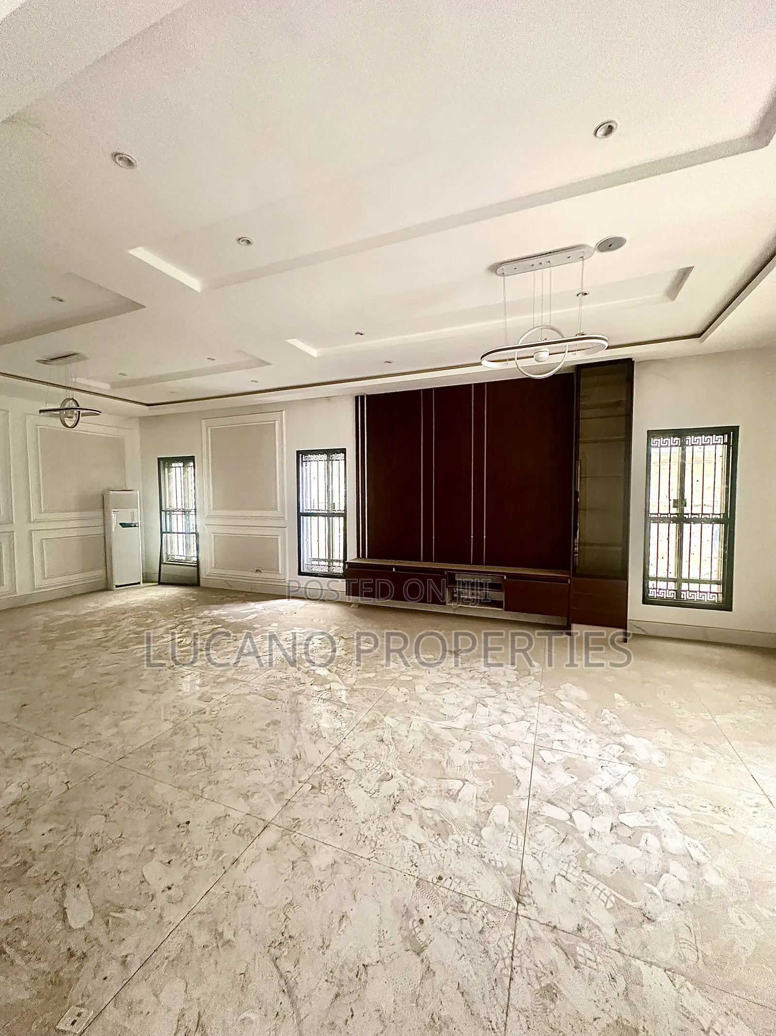 5bdrm Duplex in Utako District for sale in Utako