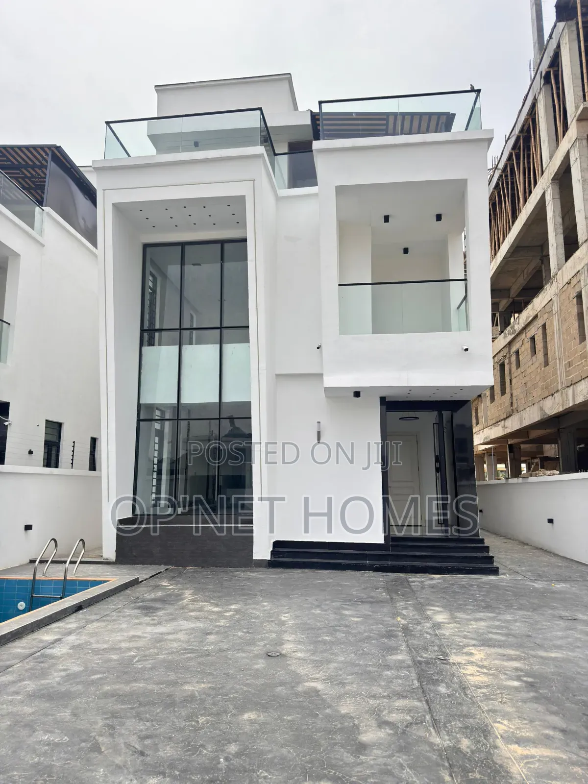 5bdrm Duplex in Lekki Expressway for sale in Lekki Expressway