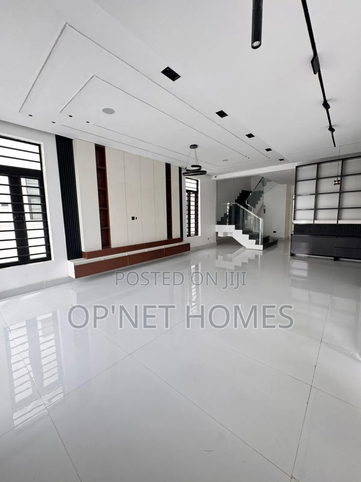5bdrm Duplex in Lekki Expressway for sale in Lekki Expressway