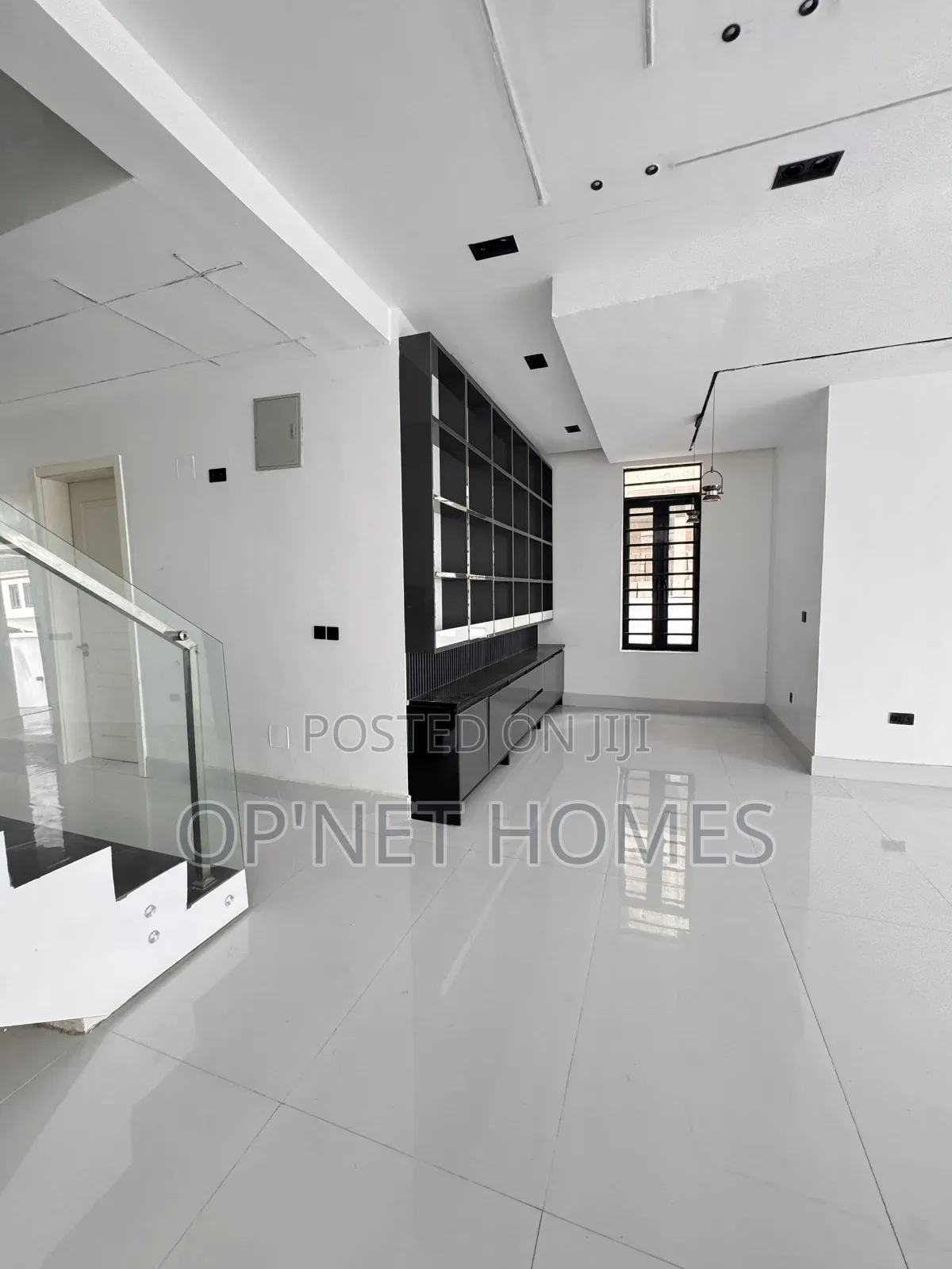 5bdrm Duplex in Lekki Expressway for sale in Lekki Expressway