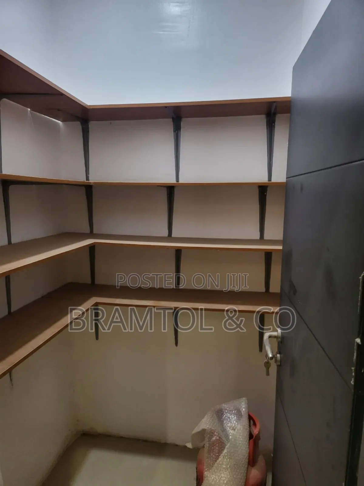 4bdrm Townhouse / Terrace in Apo District for rent in Apo District