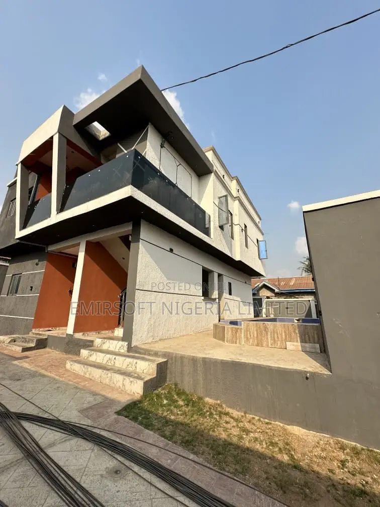 3bdrm Block of Flats in Olapade Estate, Ologuneru for rent in Ologuneru