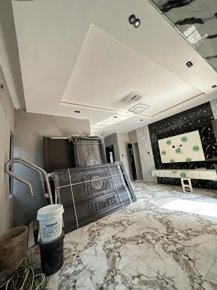 3bdrm Block of Flats in Olapade Estate, Ologuneru for rent in Ologuneru