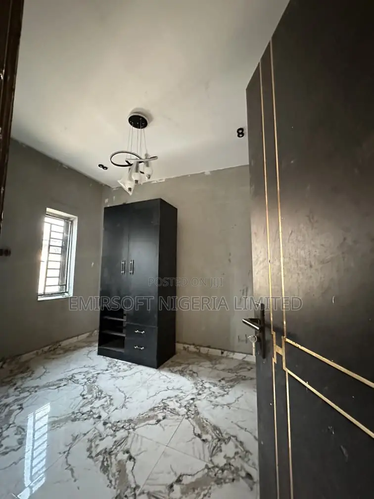 3bdrm Block of Flats in Olapade Estate, Ologuneru for rent in Ologuneru