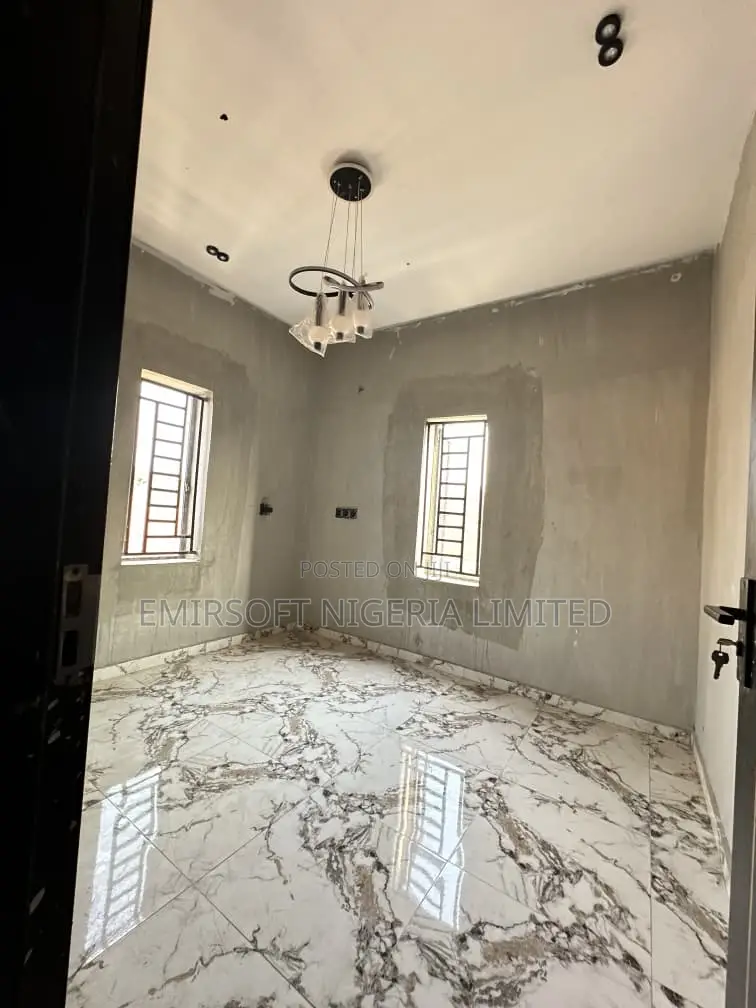 3bdrm Block of Flats in Olapade Estate, Ologuneru for rent in Ologuneru