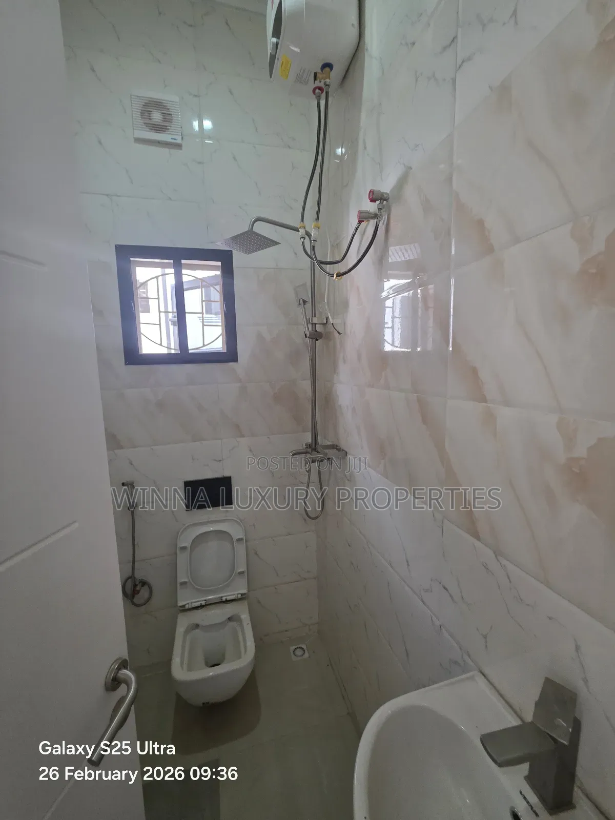 Furnished 6bdrm Bungalow in Sally Best, Lugbe District for sale in Lugbe District