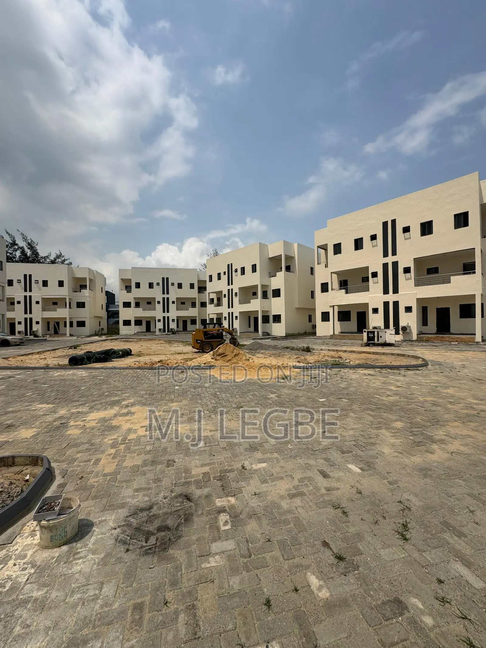 4bdrm Duplex in Osapa, Lekki for rent in Lekki