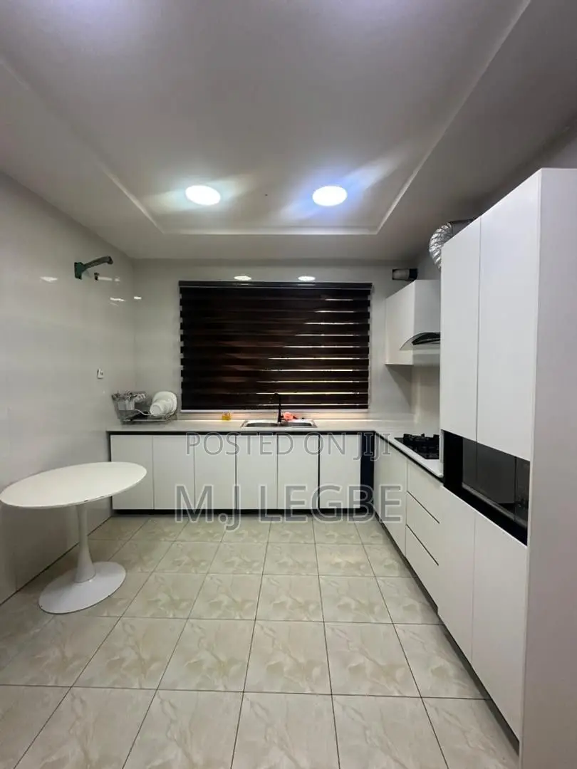 3bdrm Apartment in Phase 1, Lekki for rent in Lekki